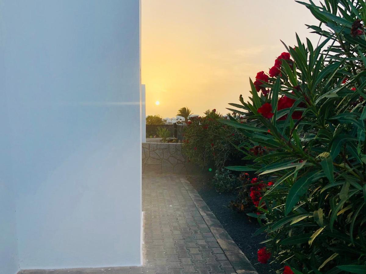 Villa Neptuno With Private Pool, Sea View, Sat-Tv & Free Wifi Плайя-Бланка Екстер'єр фото